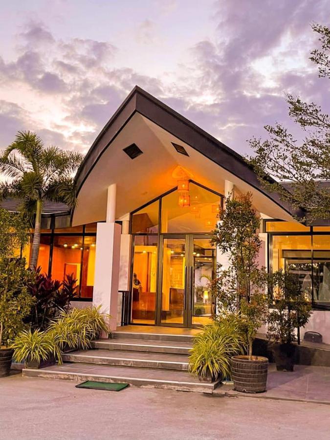 Rl Resort And Leisure Park Porac Exterior photo